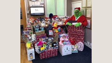 Community pull together for Eckington care home Christmas raffle